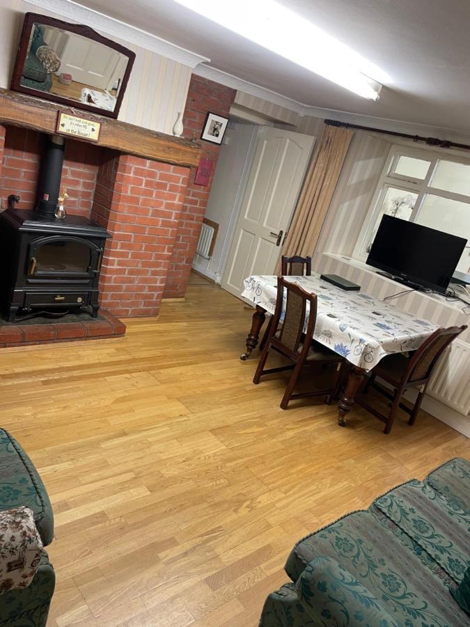 킹스코트 Large Townhouse With Gardens 아파트 외부 사진