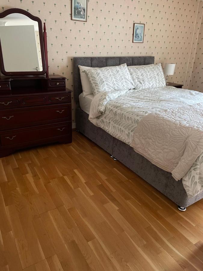 킹스코트 Large Townhouse With Gardens 아파트 외부 사진