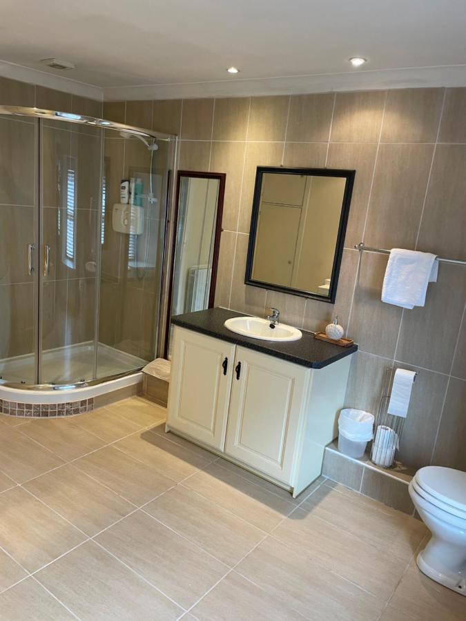 킹스코트 Large Townhouse With Gardens 아파트 외부 사진